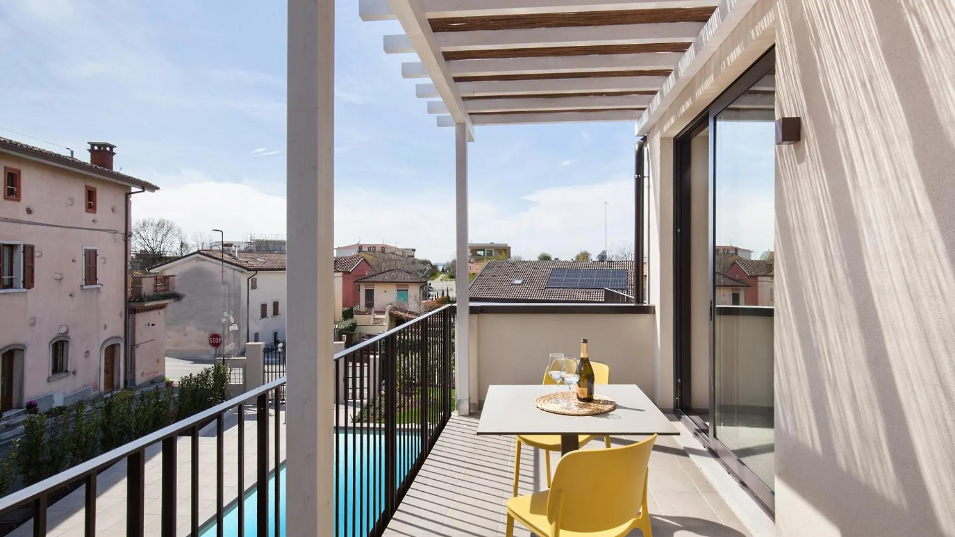 Villa Carlotta Oleandro لاتيزي